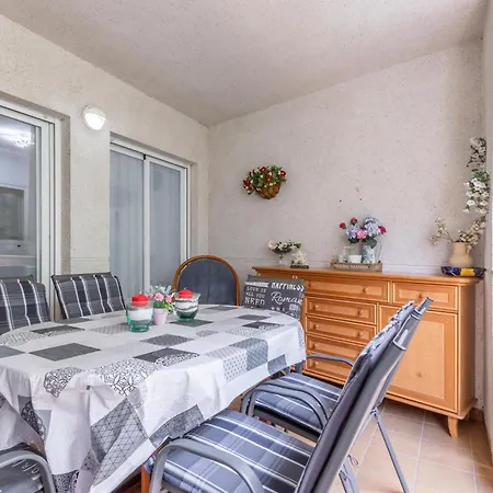 Apartment Isabela *